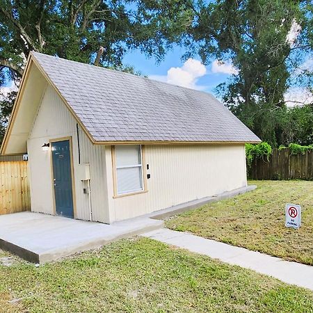Cozy Cottage Tampa Exterior photo
