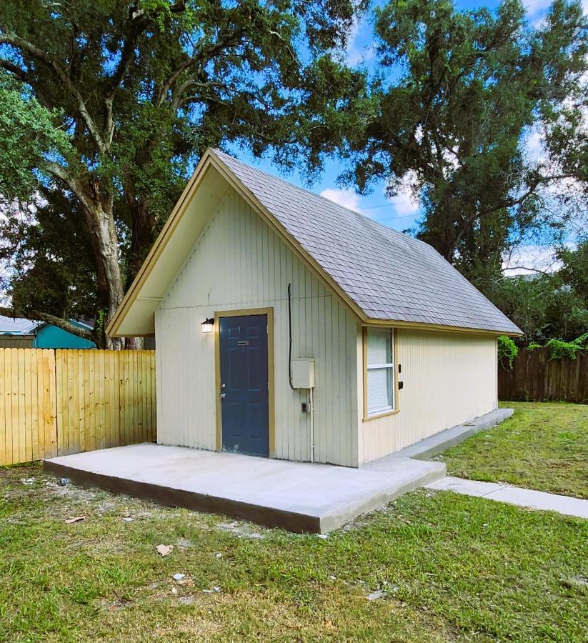 Cozy Cottage Tampa Exterior photo