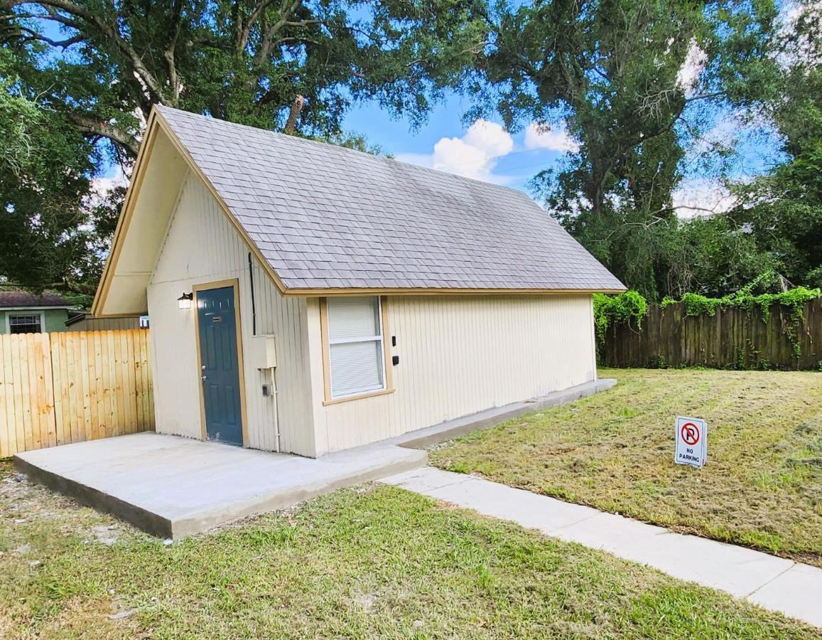 Cozy Cottage Tampa Exterior photo